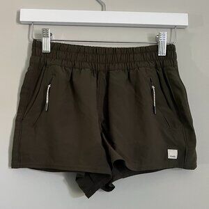 Vuori Dash Shorts - green, size: xs
